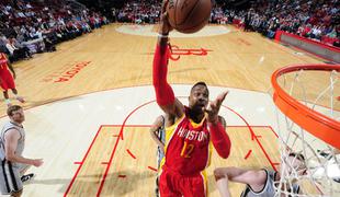 Houston Rockets na krilih Howarda premagali San Antonio