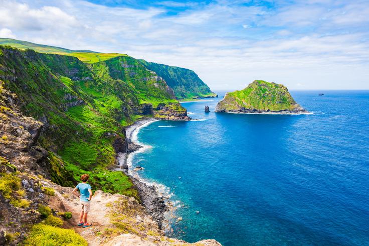 Ryanair bo zmanjšal število poletov med Azorskimi otoki (na fotografiji) in celinsko Portugalsko. | Foto: Shutterstock