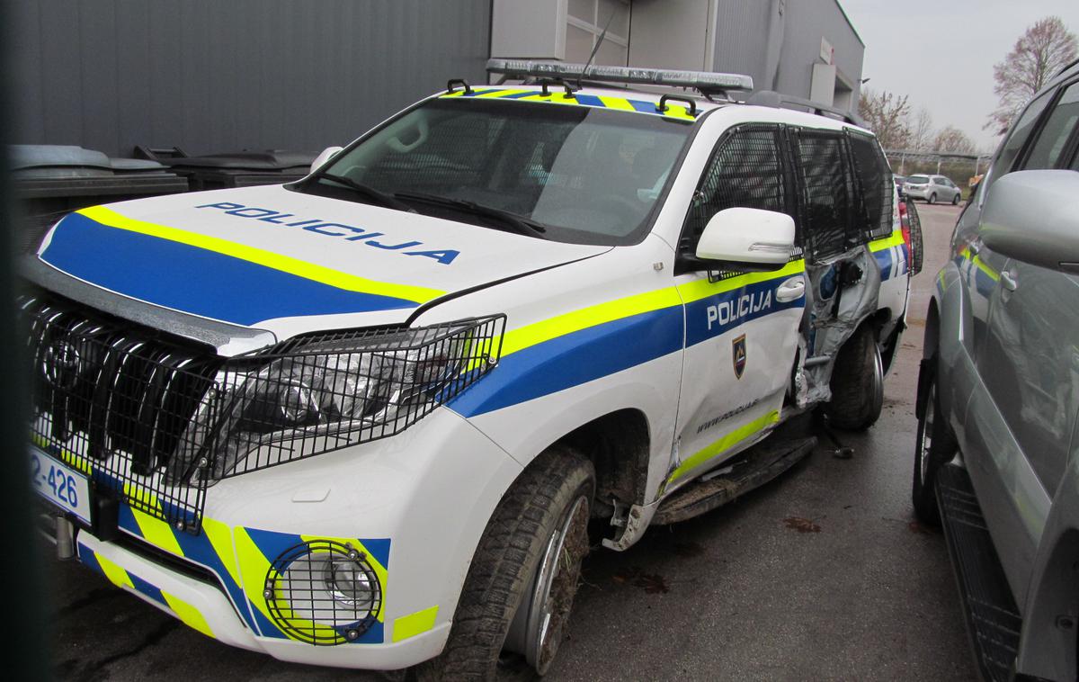 Toyota landcruiser policija