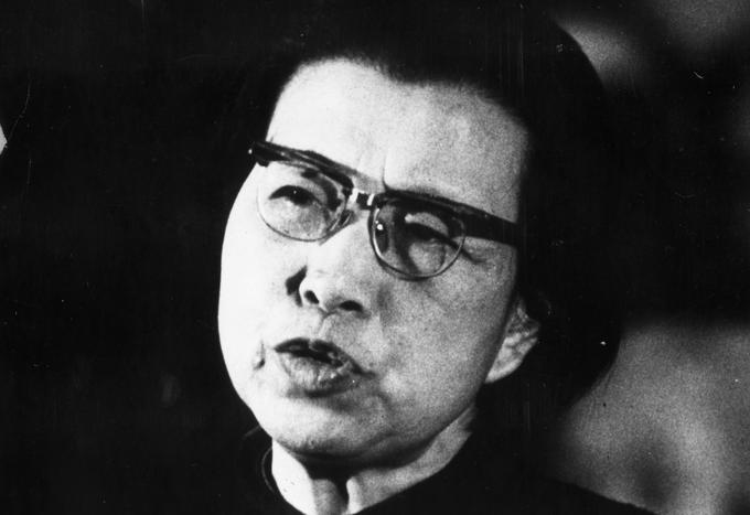 Jiang Qing je bila na procesu najprej obsojena na smrt, nato pa so ji kazen spremenili v dosmrtni zapor. Umrla je leta 1991. | Foto: Getty Images