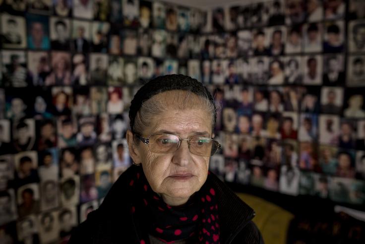 Nino je materi Hajri rekel, da se bo skušal prebiti skozi gozdove proti Tuzli, kot je poskušalo še tisoče drugih moških in fantov. Nikoli več ga ni videla. | Foto: Guliverimage