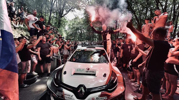 Matej Grudnik je z renault cliom E1 postal eden najhitrejših gorskih voznikov. | Foto: Gregor Pavšič
