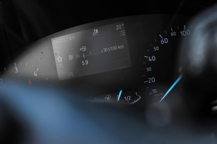 Ford focus active Dvolitrski motor je zelo varčen, saj je na koncu testa porabil 5,9 litra goriva. | Foto: Gašper Pirman