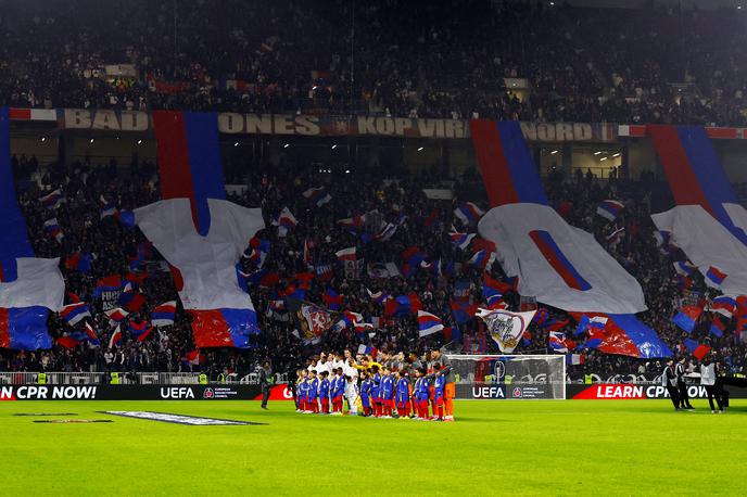 Lyon | Navijači Lyona bodo morali svoje ljubljence v novi sezoni spremljati v drugoligaškem tekmovanju. | Foto Reuters