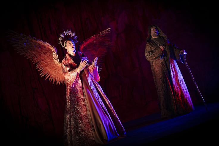 Na zaključni glasbeni točki v koncertni dvorani obiskocalce pričakata vrhunska operna pevca, baritonist Domen Križaj in sopranistka Mojca Bitenc Križaj, ki odpojeta pesem The prayer. | Foto: Ana Kovač