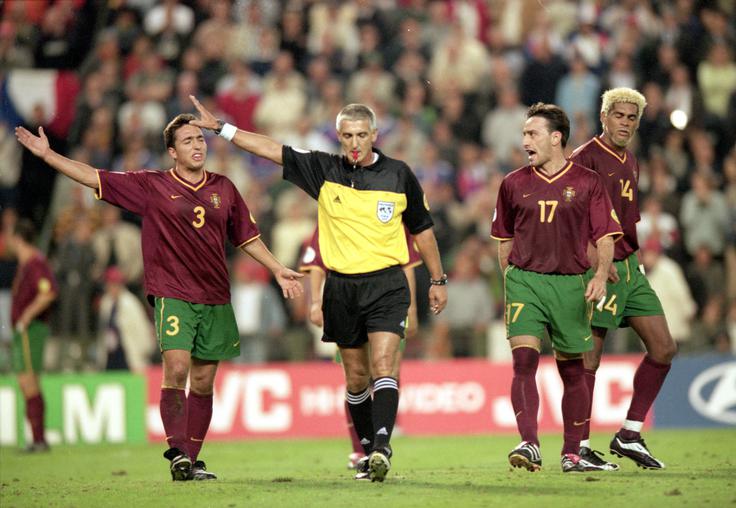 Sodnik Günter Benko je postal v trenutku najbolj osovražen Avstrijec na Portugalskem. | Foto: Guliverimage/Getty Images