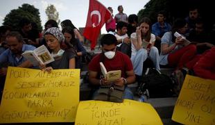 Turški protestniki zavračajo Erdoganovo zadnje opozorilo