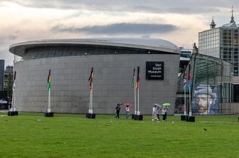 Amsterdamskemu muzeju Vincenta van Gogha brez pomoči vlade grozi zaprtje