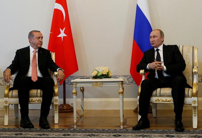  "Menimo, da bodo rusko-turški odnosi še močnejši," je na obisku pri Putinu dejal Erdogan. | Foto: Reuters