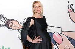 Pri 44 letih nenačrtovano zanosila, ob novici je planila v jok