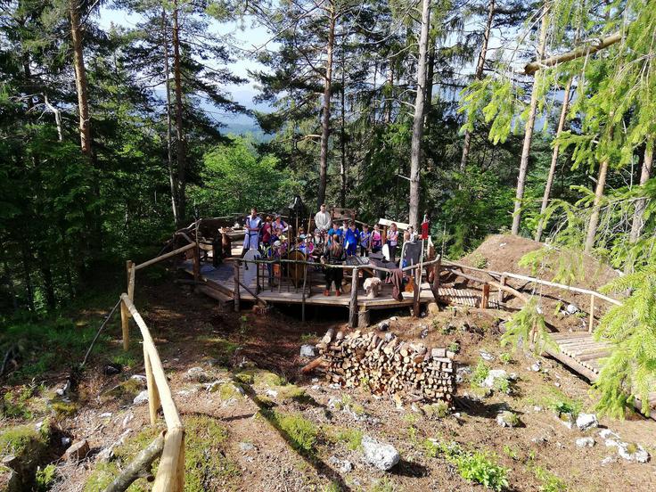 Grad Gutenberg Teren so že danes preverili otroci iz tržiških šol. | Foto: Facebook