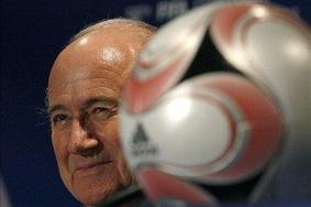 Blatter nezadovoljen z lastništvi v angleških klubih