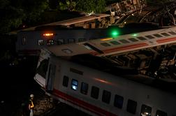 Vlak se je iztiril zaradi težav z zavorami, umrlo 18 ljudi