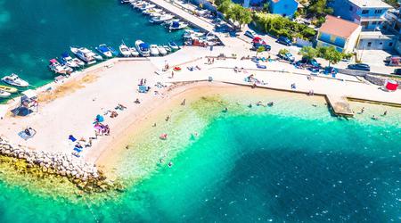 Obiskovalci priljubljene plaže na Hrvaškem v skrbeh: Strašno, to se zgodi vsako leto