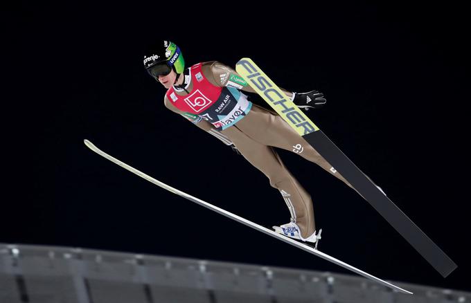 Peter Prevc je pristal pri 112 metrih in s 46. mestom tekmo končal že po prvem skoku. | Foto: Reuters