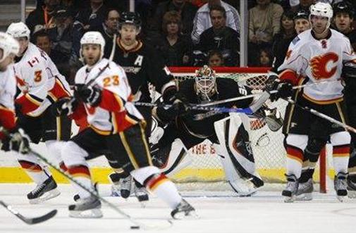 Anaheim premočan za Calgary