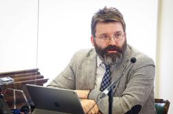 Nekdanji kandidat za ustavnega sodnika in Inštitut 8. marec sta se zapletla v spor