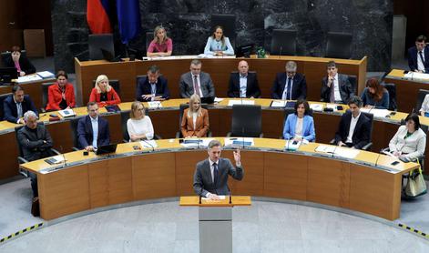 Golob med interpelacijo razkril vizijo države in stranki SDS očital, da ovira delo vlade