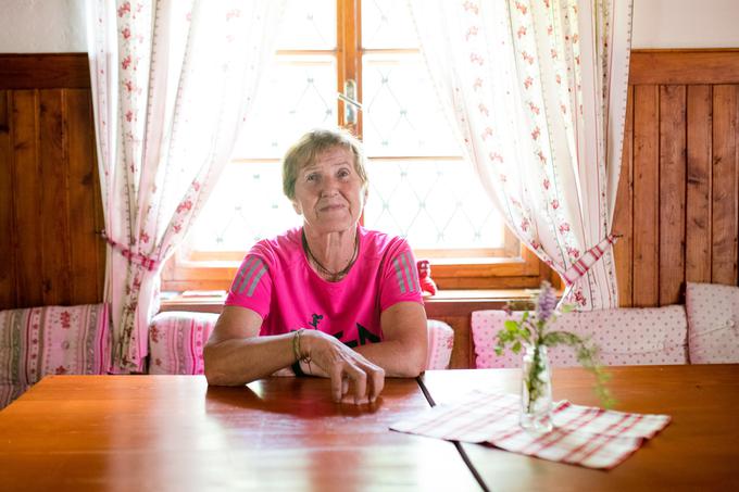 Tonka Zadnikar že 35 let dela kot oskrbnica po planinskih kočah. O njeni hrani se govori blizu in daleč. | Foto: Matic Klanšek Velej/Sportida