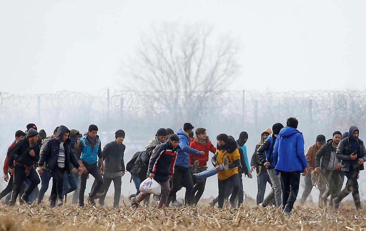 Migranti v Grčiji | Foto Reuters