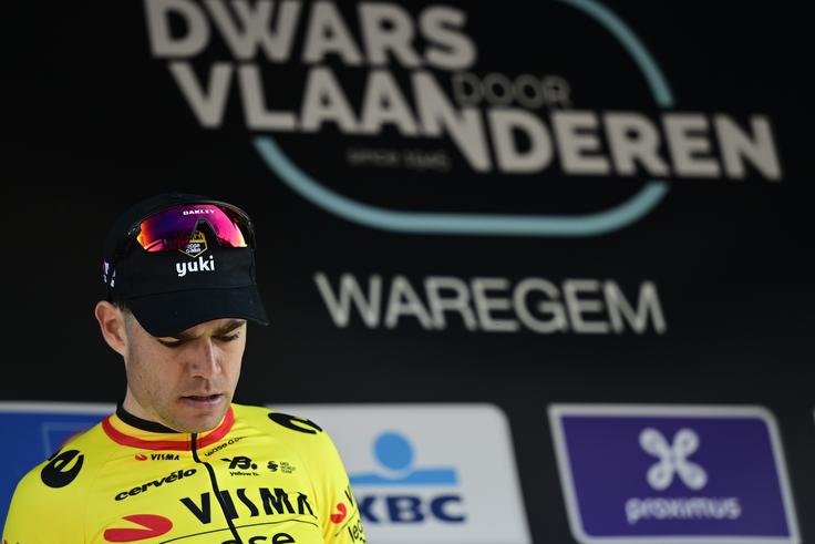 Van Aert je bil po "porazu" svoje ekipe zelo razočaran predvsem nad sabo in svojimi odločitvami. | Foto: Reuters