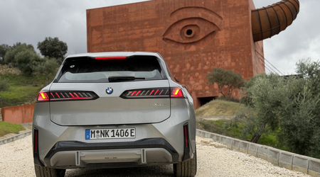 Bi še pomislili na bencin in dizel? Novo rojstvo BMW, prvi “roadtrip” je vse razkril.