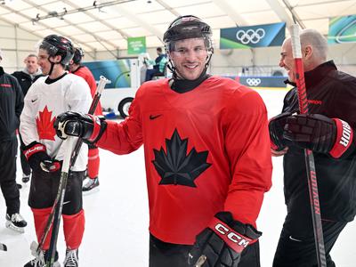 Galski petelini se vračajo po 24 letih, prvič na delu Crosby in druščina