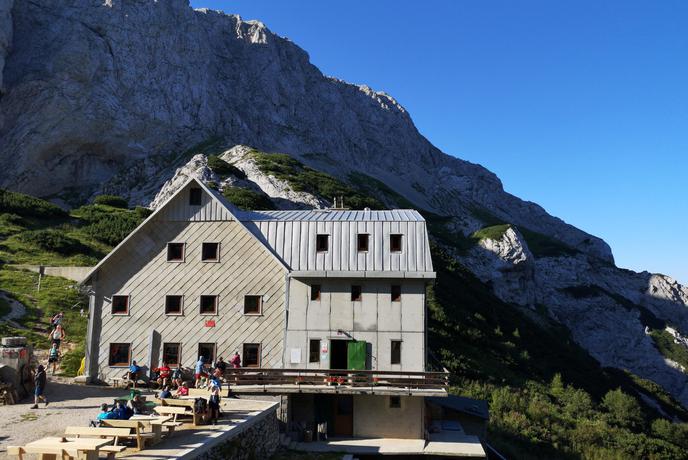 Cojzova koča na Kokrskem sedlu je od 13. junija stalno odprta