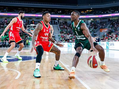 Olimpija po dramatični končnici do velike zmage pred rekordnim številom navijačev