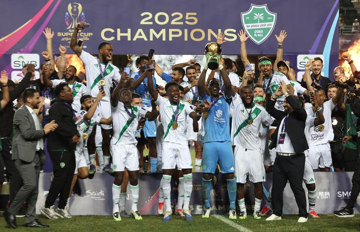 Al Ahli je osvojil superpokalni naslov v Savdski Arabiji. | Foto: Reuters