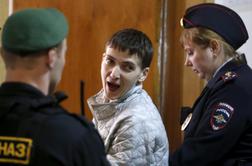 V Rusiji začeli soditi ukrajinski pilotki Savčenkovi