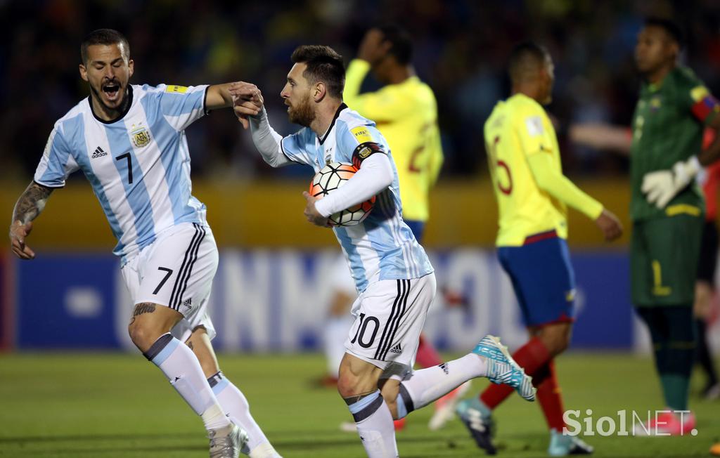 Po uvodnem šoku je Lionel Messi v osmih minutah zabil dva gola za Argentino.