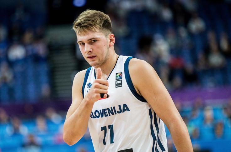 Luka Dončić se je s soigralci že uvrstil v osmino finala evropskega prvenstva. | Foto: Vid Ponikvar