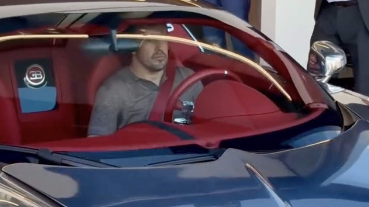 Fernando Alonso si je privoščil enega najbolj posebnih bugattijev vseh časov