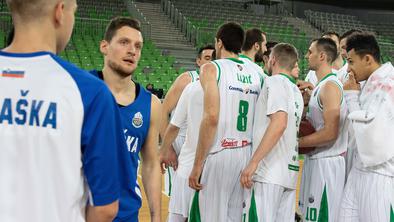 "Nekateri ne vedo več, kje se jih drži glava"