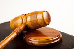 Tatinske dogodivščine 17-letnega Nacka