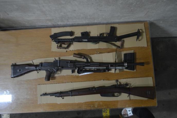 Orožje | Imetnik za izročeno orožje oziroma strelivo ne more pridobiti orožne listine, prav tako ni upravičen do odškodnine ali povračila stroškov, določa zakon, ki je začel veljati 13. decembra. | Foto PU Celje