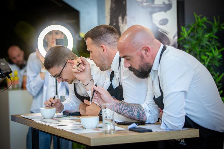 Žirijo so sestavljali Aleš Gorenc, Toni Matas in Marko Podbrežnički. | Foto: Gaja Hanuna