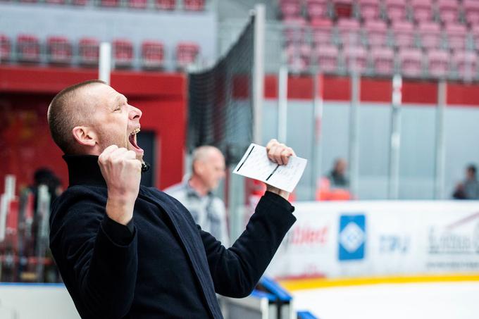 Mitja Šivic, ki je v zadnji sezoni znal dvigniti ekipo, ostaja glavni trener. | Foto: Peter Podobnik/Sportida