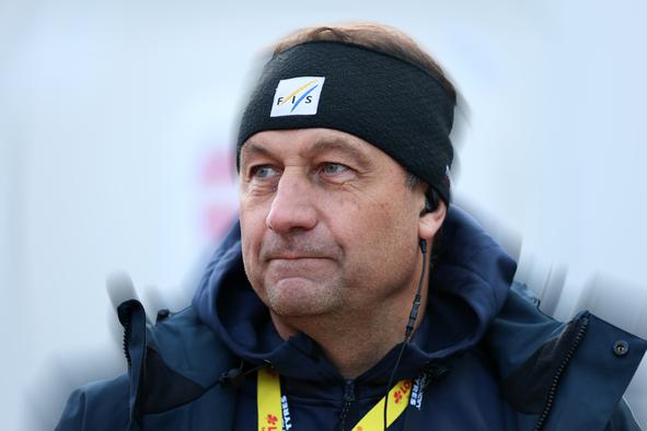 Neslana šala prvega moža smučarskih skokov Sandra Pertileja