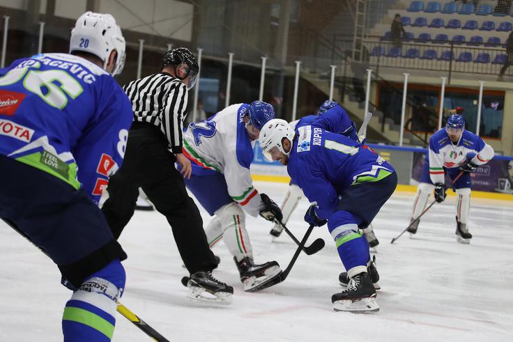 Slovenci se bodo ob 17. uri še enkrat pomerili z Italijo, proti kateri so v sredo izgubili z 2:3. | Foto: Matic Klanšek Velej/Sportida