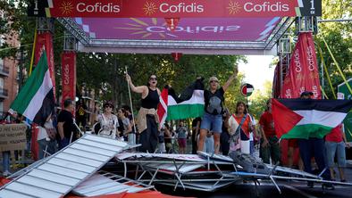 Norišnica v Madridu! Zadnja etapa Vuelte ni bila končana, odpovedane podelitve na odru. #video