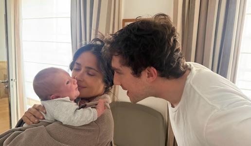 Salma Hayek je postala babica! Prvič pokazala vnuka in razkrila njegovo ime.
