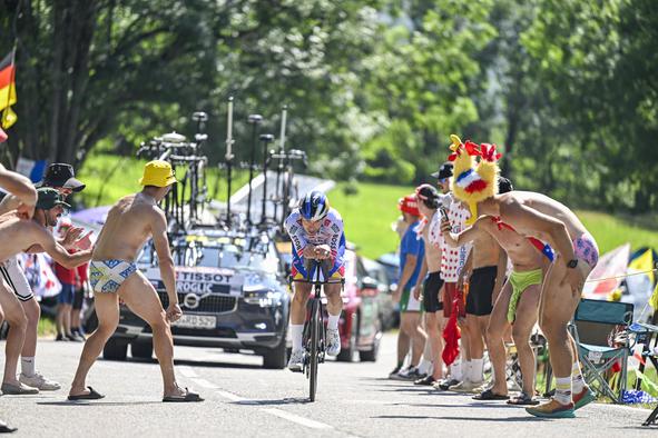 Roglič iskreno po sijajnem kronometru: Zlagal bi se, če bi rekel, da ni težko