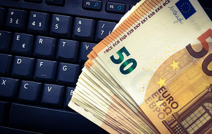 Računalnik, evri, tipkovnica, denar | Foto: Thinkstock