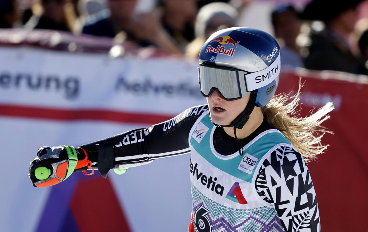 Alice Robinson | Alice Robinson se veseli premierne superveleslalomske zmage. | Foto Reuters