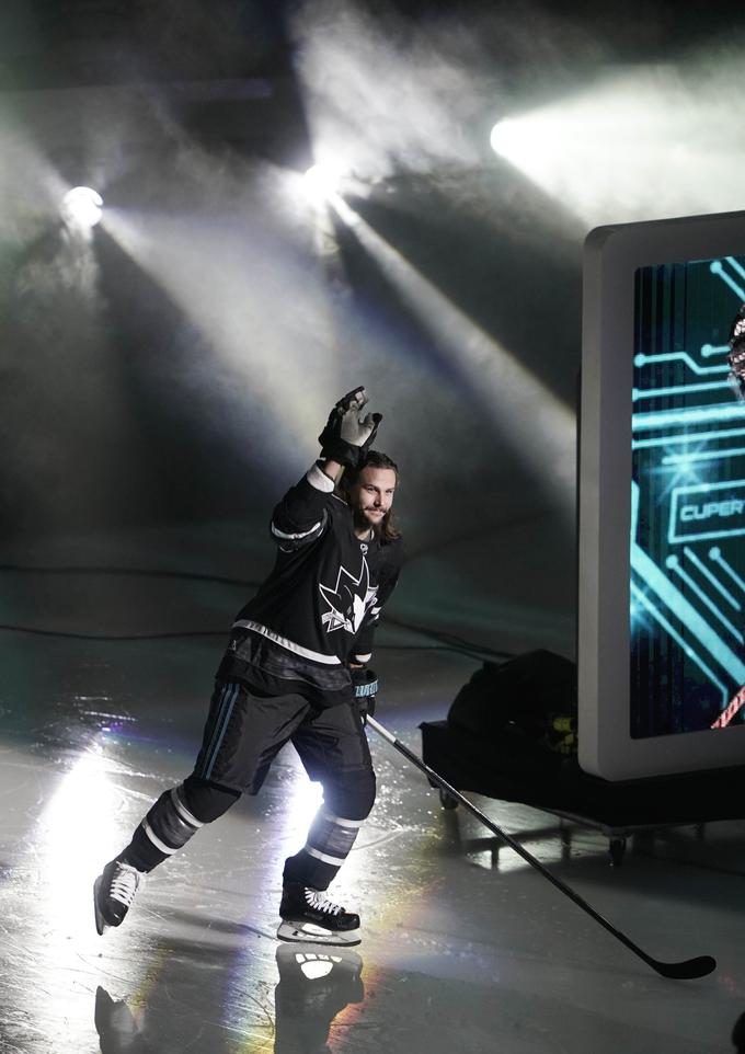 Erik Karlsson bo postal najbolje plačani branilec v ligi NHL, odkar obstaja plačilna kapica. | Foto: Reuters
