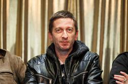 Pevec skupine Niet napovedal nekaj velikega in razburkal splet: "Vsulo se je, vsulo"
