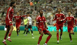 Newcastle blizu točke, a Liverpool se je rešil