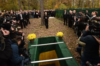 V Mariboru pokop žrtev komunističnega nasilja v Hudi Jami #foto